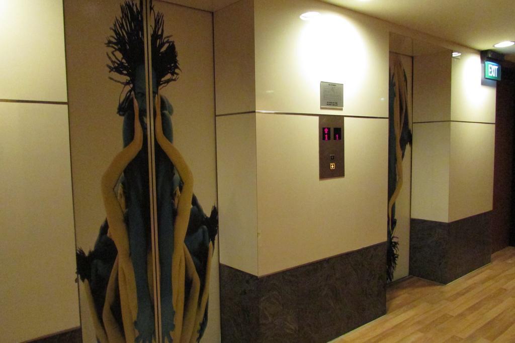 Strand Hotel Khách sạn 3*