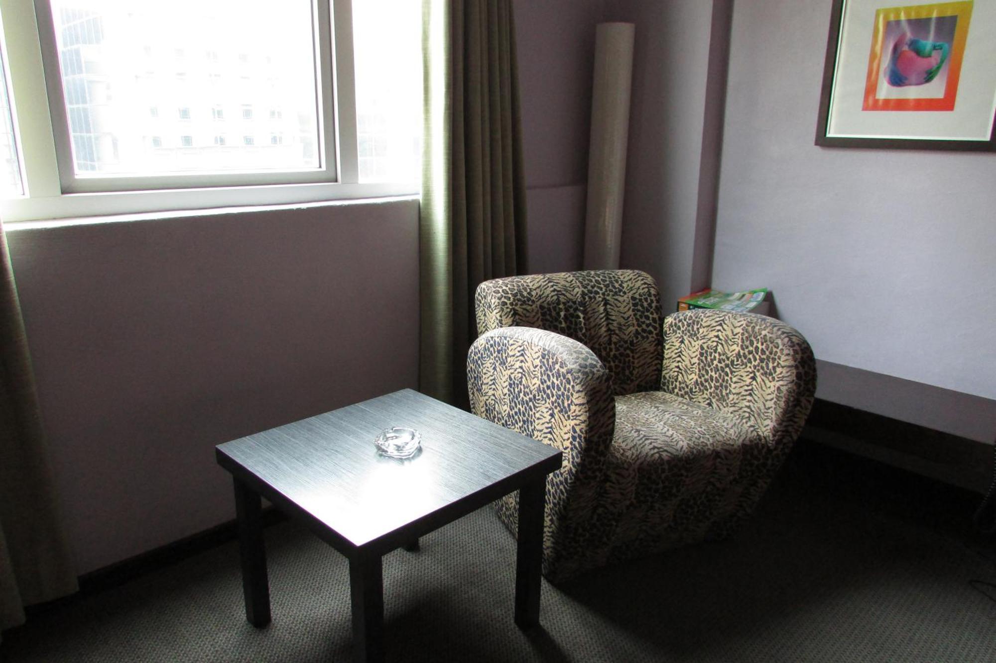 Strand Hotel Khách sạn 3*