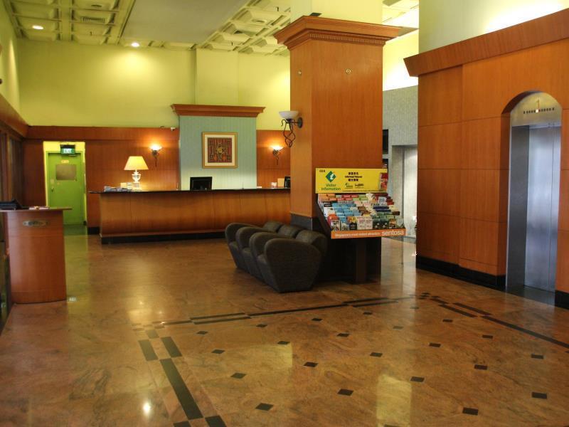Strand Hotel Khách sạn